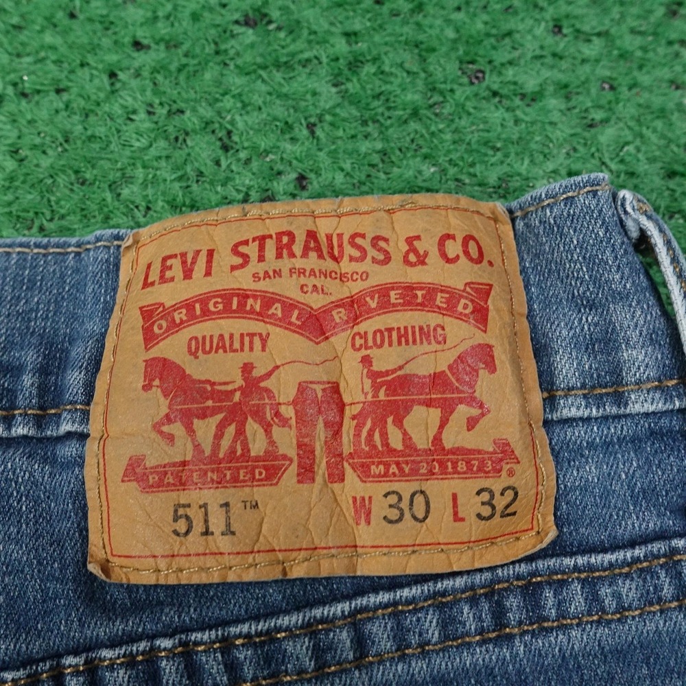 Levis 511 Jeans Mens 30x32 Blue Light Wash Slim Fit Denim Pants Zip Fly - Picture 8 of 12